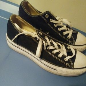 Classic platform converse size 9 women